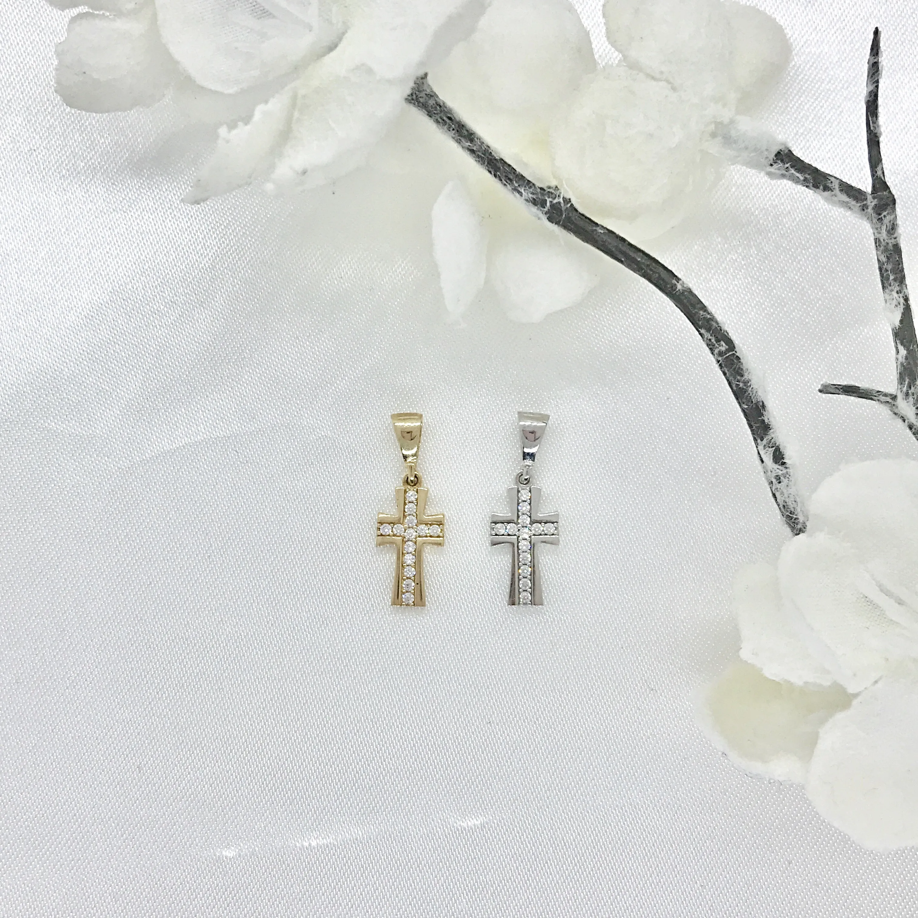 10k Gold Classic Cross with CZ