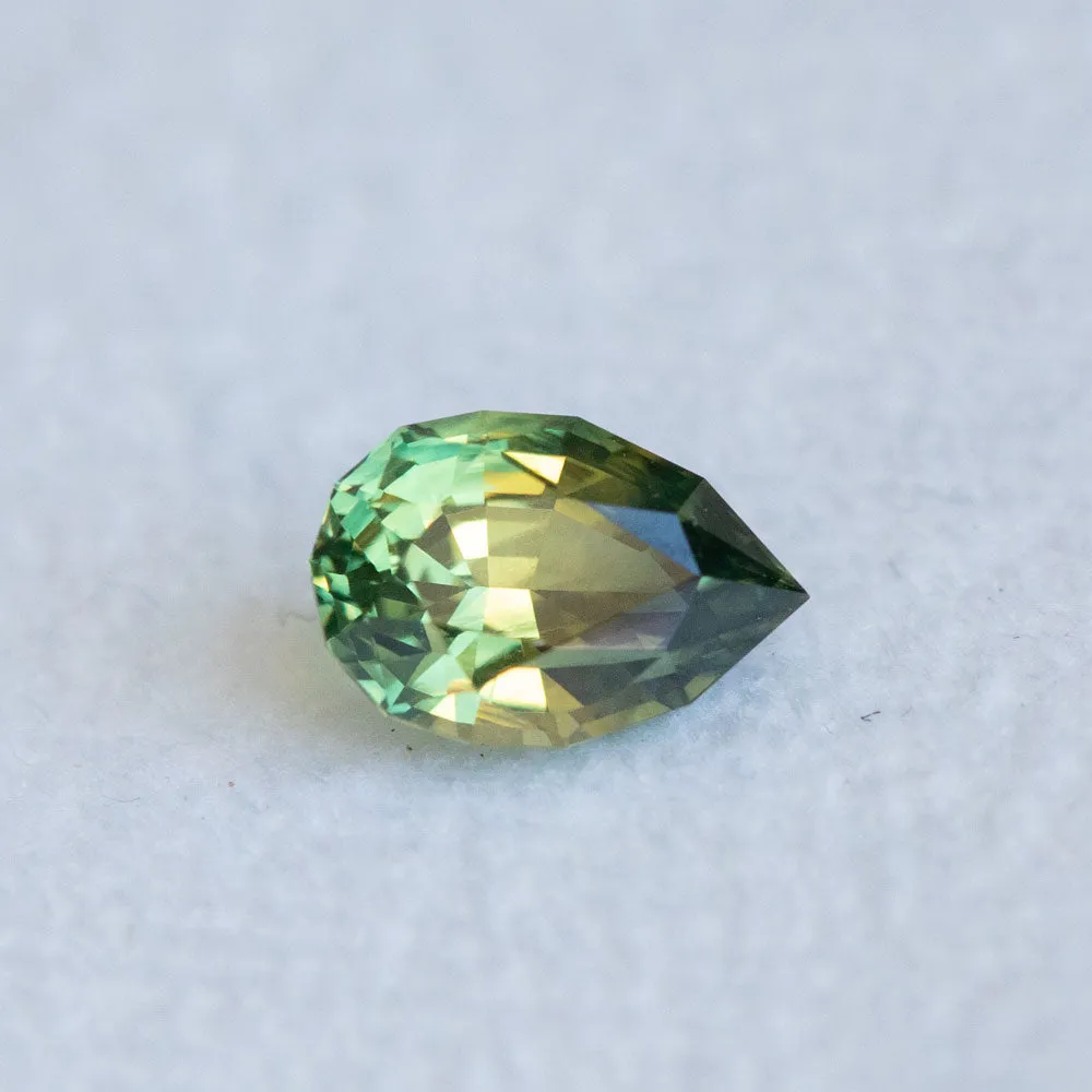 1.20CT AUSTRALIAN PEAR SAPPHIRE, PARTI GREEN YELLOW, 7.52X5.02MM, UNHEATED