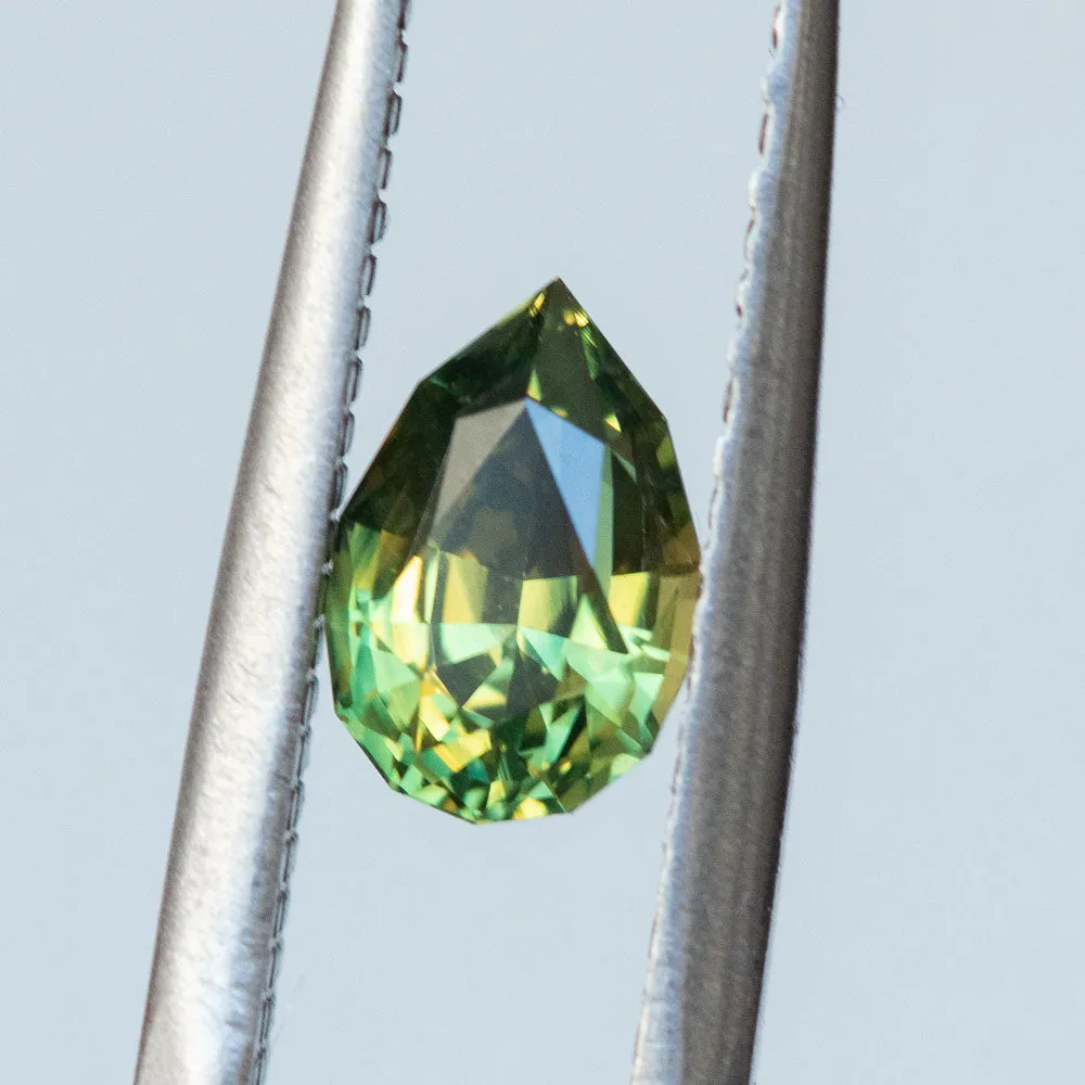 1.20CT AUSTRALIAN PEAR SAPPHIRE, PARTI GREEN YELLOW, 7.52X5.02MM, UNHEATED