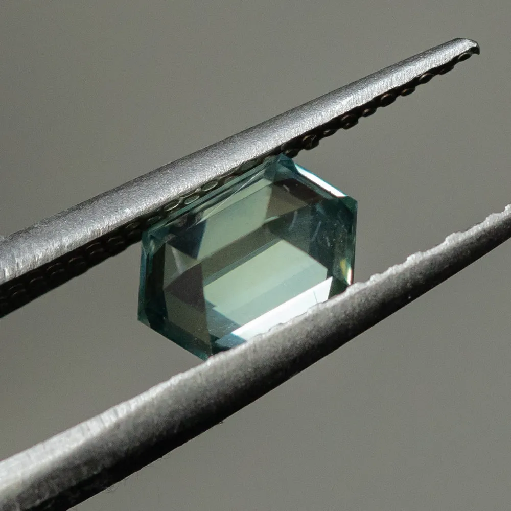 1.75CT ELONGATED HEXAGON NIGERIAN SAPPHIRE, UNTREATED, MINTY LIGHT GREEN, 8.27X5.33X4.15MM