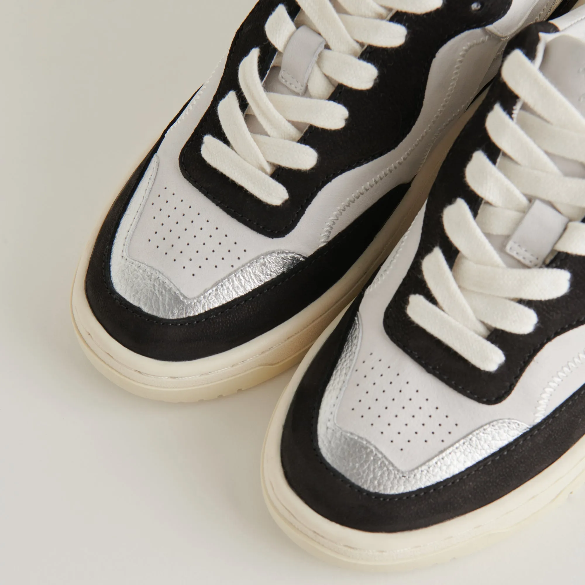 ADELLA SNEAKERS WHITE BLACK LEATHER - re:vita