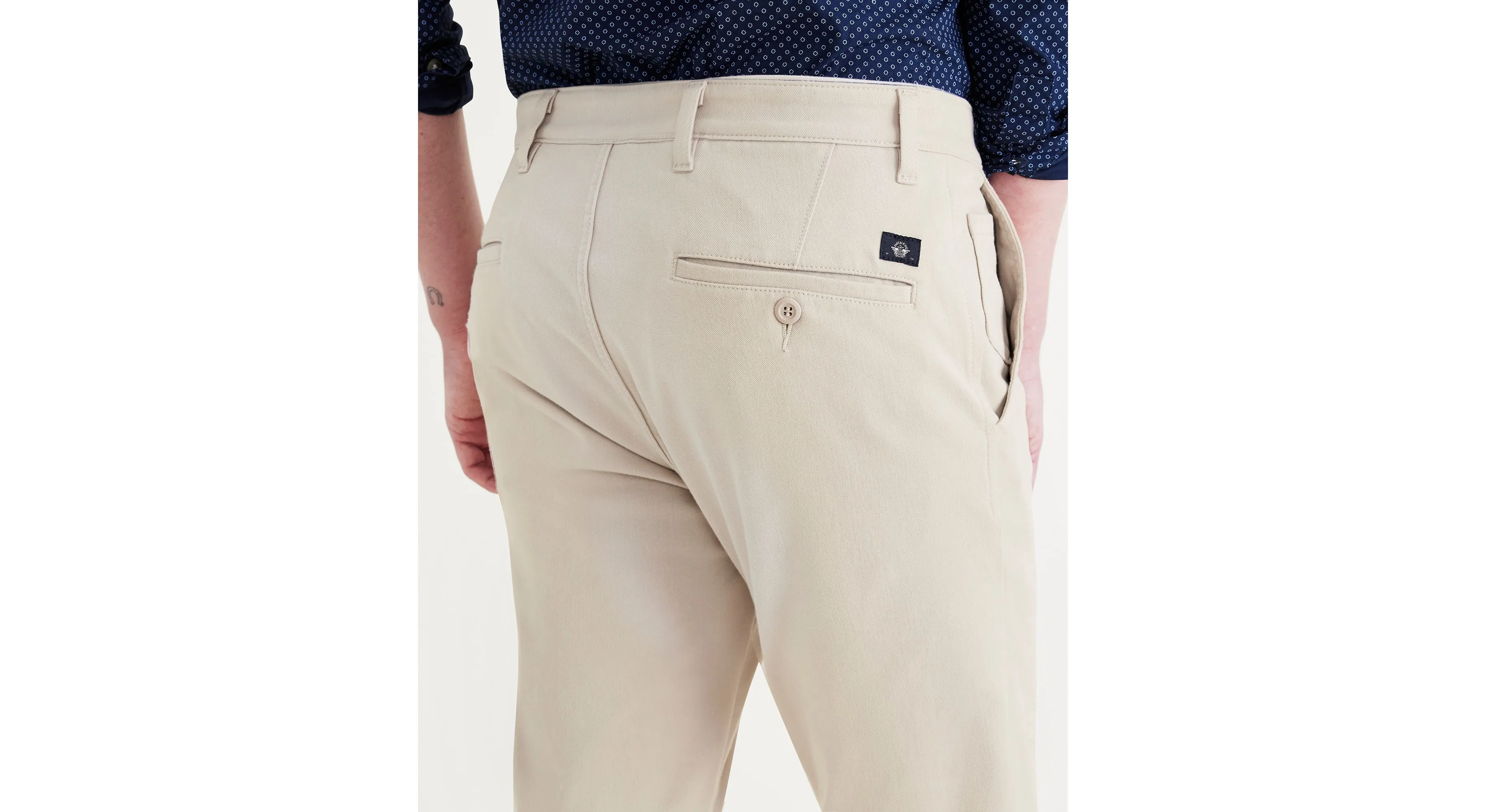 Men's Slim Fit Supreme Flex Alpha Khaki Pants