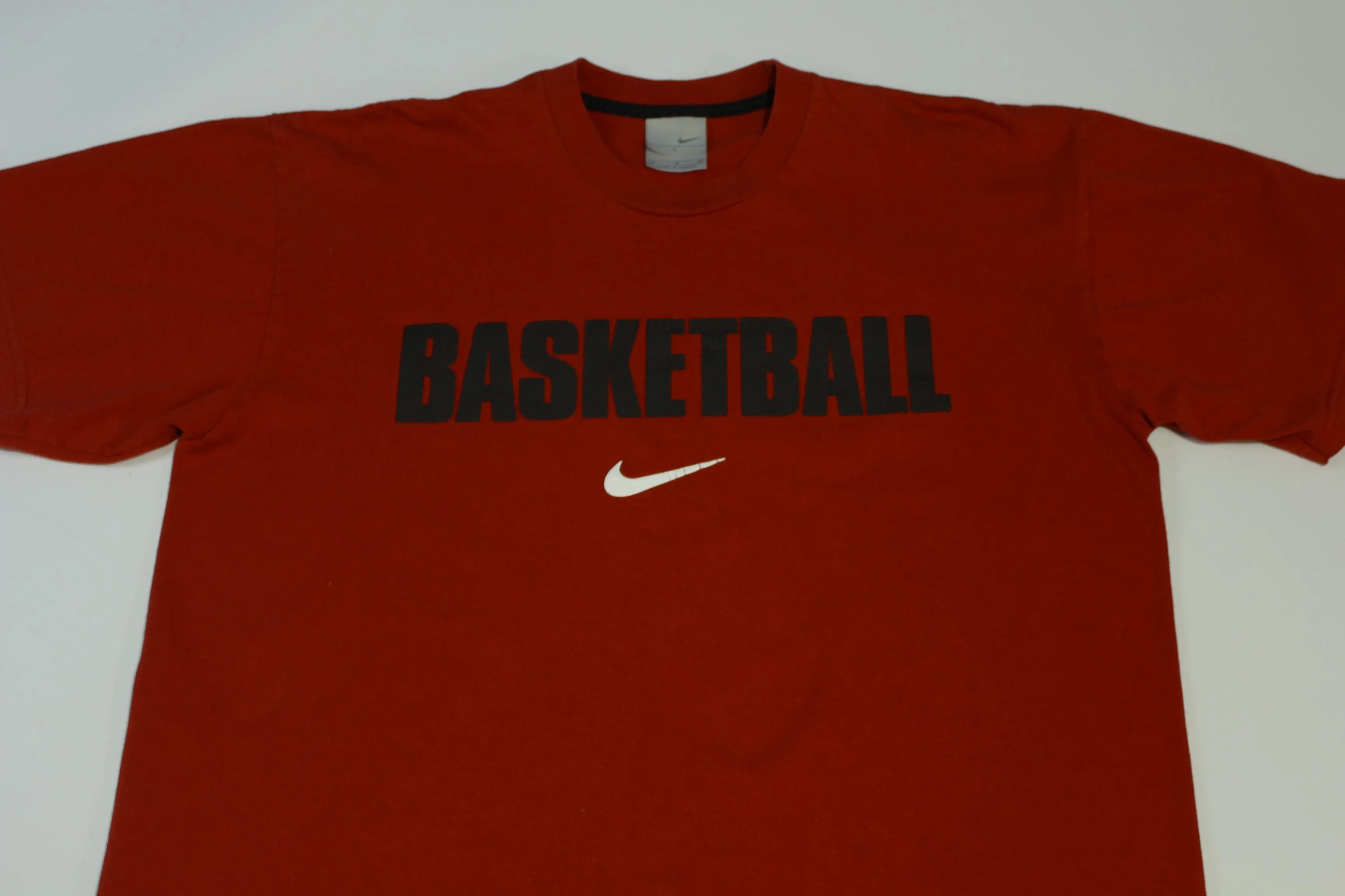 Nike Basketball Center Swoosh Vintage Y2K Silver Tag T-Shirt